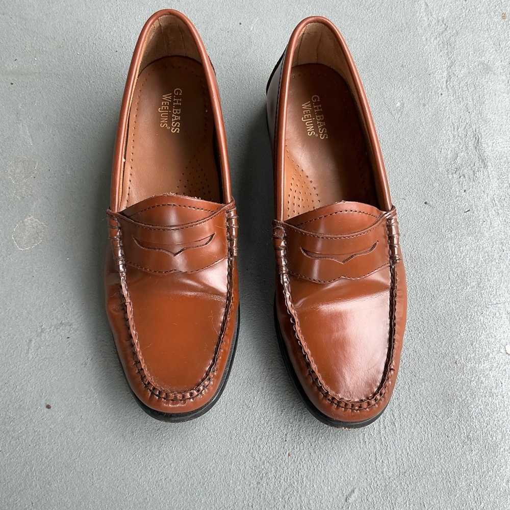 G.H. Bass & Co. Whitney Weejuns Leather Loafer in Cognac Sz8
